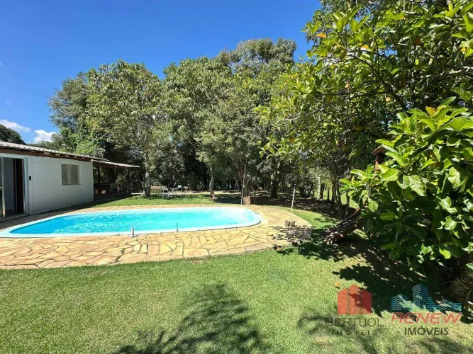 Chácara com Muito Verde e Piscina em Itatiba