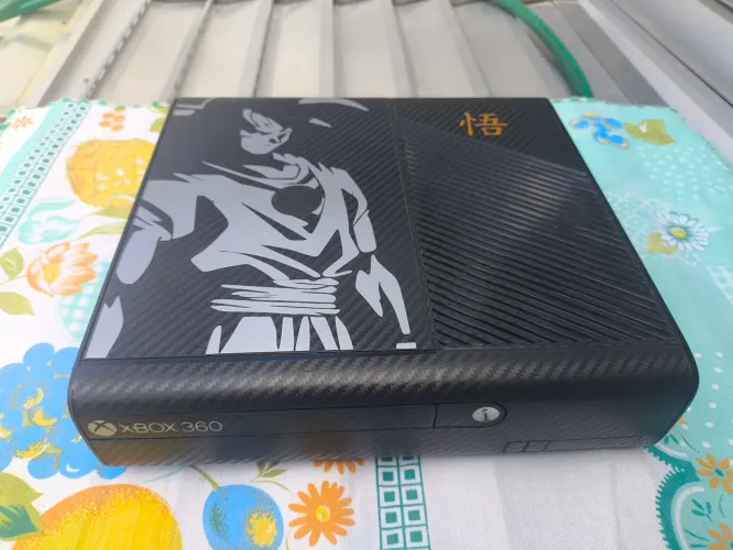 Xbox 360 Super Slim Desbloqueado RGH 1.3 250gb Todos os acessórios original