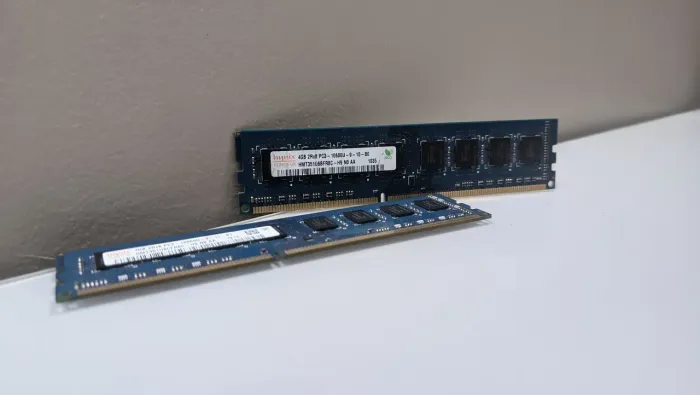 Memória Ram SK Hynix 4GB DDR3 1333MHz PC3 Para PC Desktop