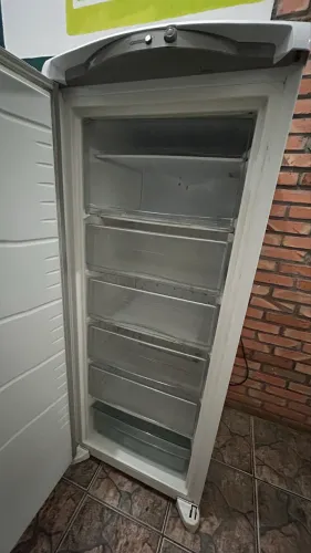 Freezer vertical Cônsul