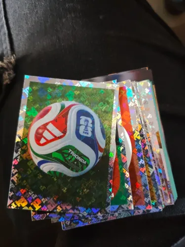 Vendo figurinhas da copa e da coca cola