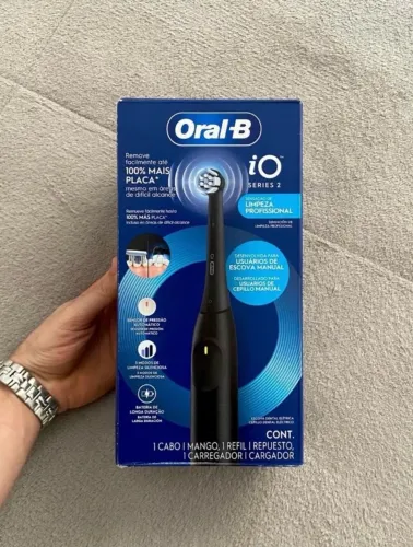 Escova de Dente Elétrica Oral-B series iO2