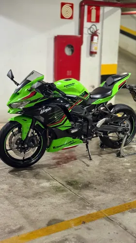 Zx4r 2024 moto impecável, para pessoas exigentes.