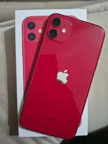 IPhone 11 64G (Product Red) com a caixa.