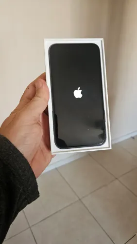 iPhone 11 64gb semi-novo excelente 