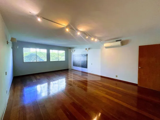APTO ESPAÇOSO, REGIÃO DO GUANABARA!