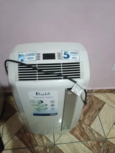 Ar condicionado portátil Delonghi Pinguino 