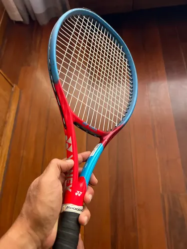 Vendo Raquete de tênis Yonex Vcore Game reformada