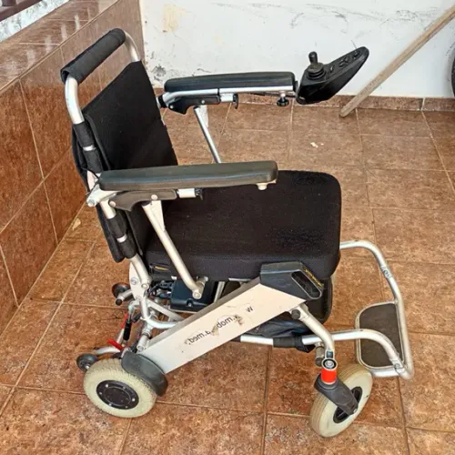 Cadeira Motorizada Leve Dobrável PW-999UL Usada Valor de Repasse