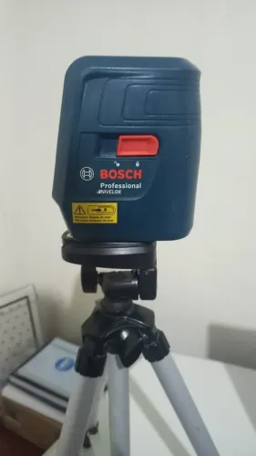 Nível a Laser Bosch Professional NIVELox 3 Linhas + Tripé - Profissional
