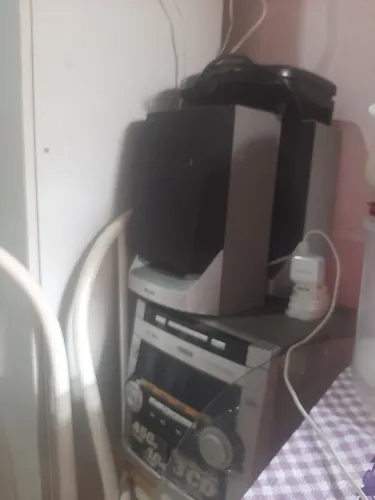 Vendo som antigo so fuciona uma caixa e nai tenho como saber as radios de licalizar