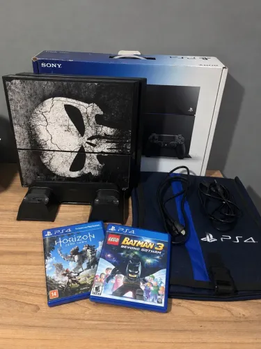 PS4 Fat 2TB + 2 Jogos + Bolsa + Caixa Original