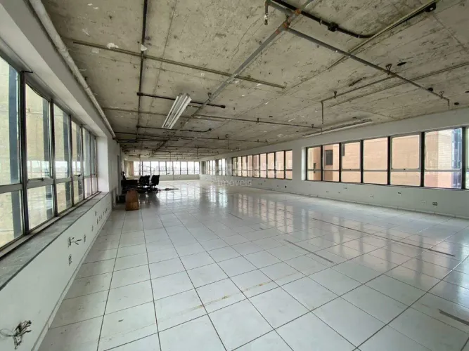 Andar corrido para locação, 220m² de área na Av. do Contorno