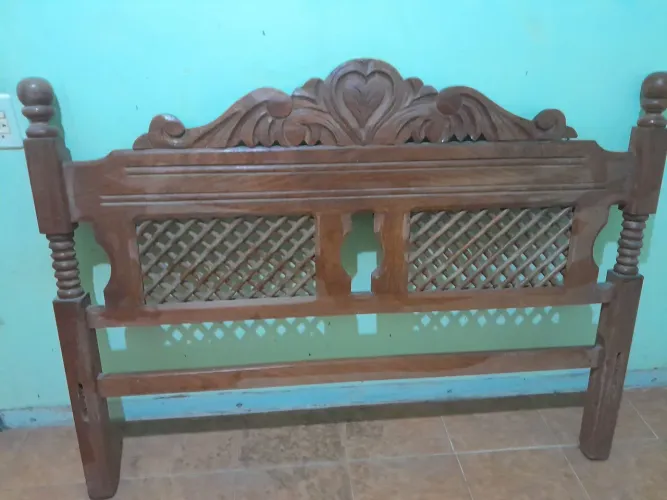 Cama de casal de macanaiba