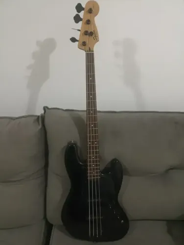 Contrabaixo Squier By Fender Jazz Bass 4 Cordas Preto Cap SCN