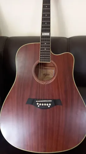 Violão Tagima Kansas em perfeito estado