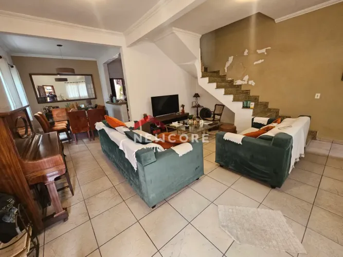 Casa em Rua Pedro de Toledo - Vila Paulista - Cubatão/SP