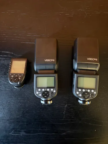 Kit 2 Flashes Godox V860III Sony + XPro + Suportes