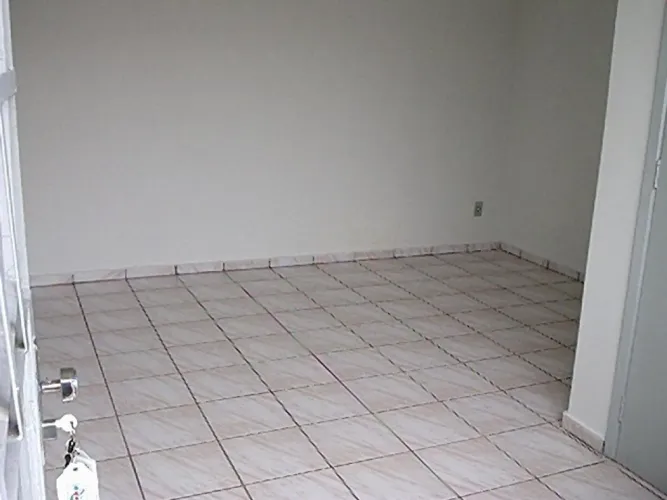 Quarto suíte n° 2 para locação no Setor Vila Nova, Goiânia-GO.