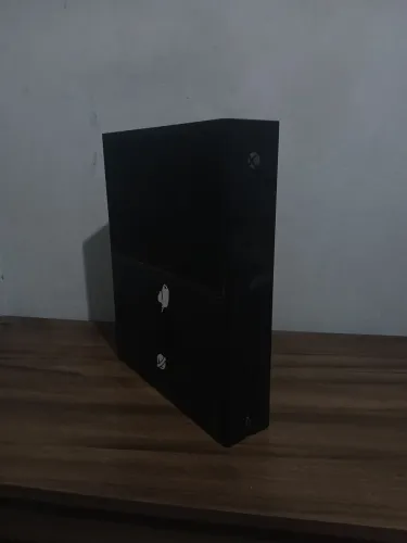 Vendo Xbox One 512GB Apenas o console !