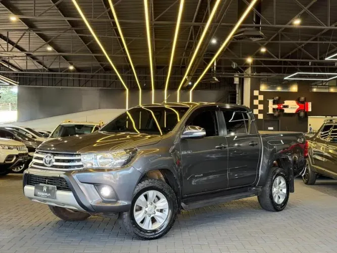 Toyota Hilux CD SRV 4X4 2.8 TDI Diesel Aut. 2016