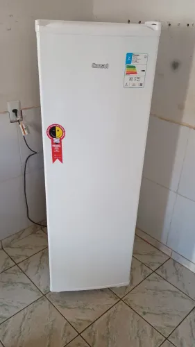 Freezer Consul vertical 142 litros