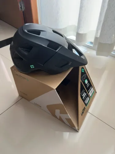 Capacete Lazer Lupo KinetiCore 