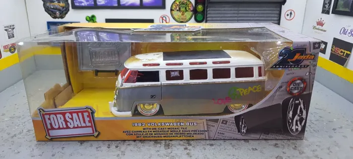 Miniatura Jada toys 1:24 Volkswagen Kombi Bus 1962