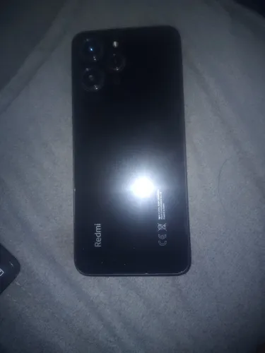 Vende- se aparelho celular semi novo