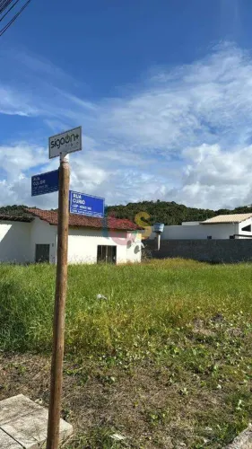 Terreno de esquina à venda no Condomínio Mar de Ilhéus II, na Zona Sul de Ilhéus.