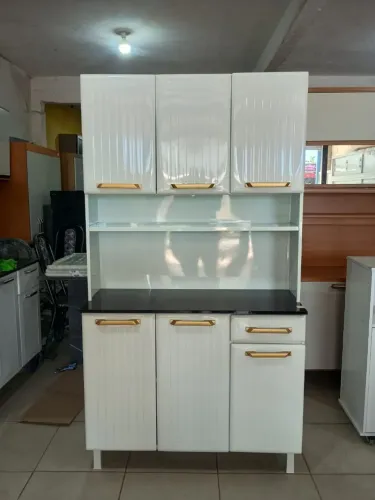 Cozinha de aço nova