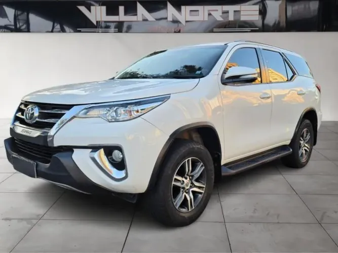 Toyota Hilux SW4 SR 4X2 2.7/ 2.7 Flex 16V Aut. 2017