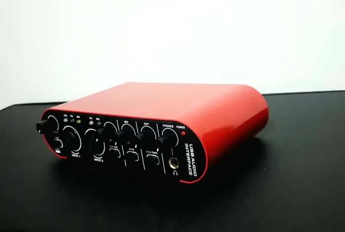 Interface de áudio 2 canais