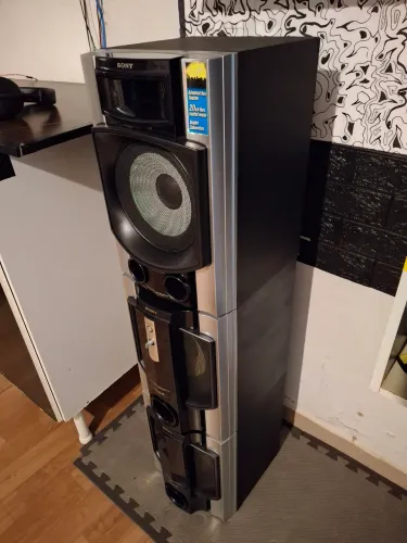 Caixa Torre bivolt da Sony 