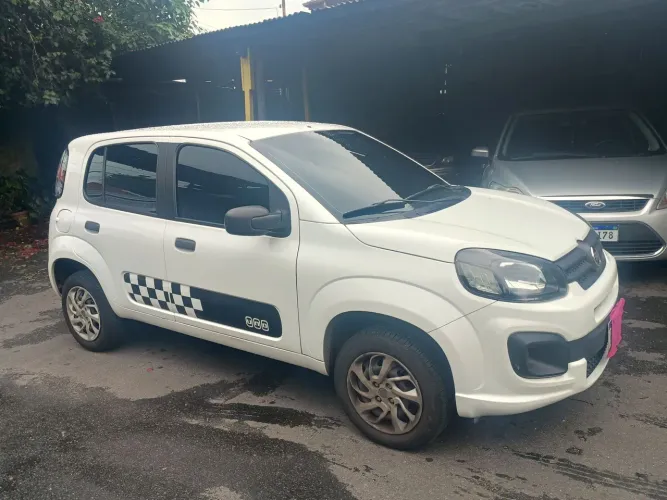 Fiat Uno Attractive 1.0 EVO Fire Flex 8V 5P 2021