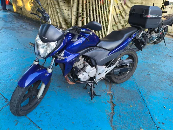 CB 300/R ano 2011 vela fina