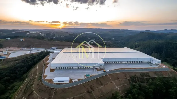 Galpão de 7453,41m2 em São Roque/SP para locação.