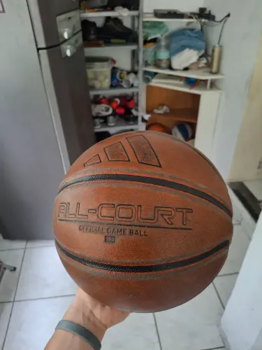 Bola pouco usada