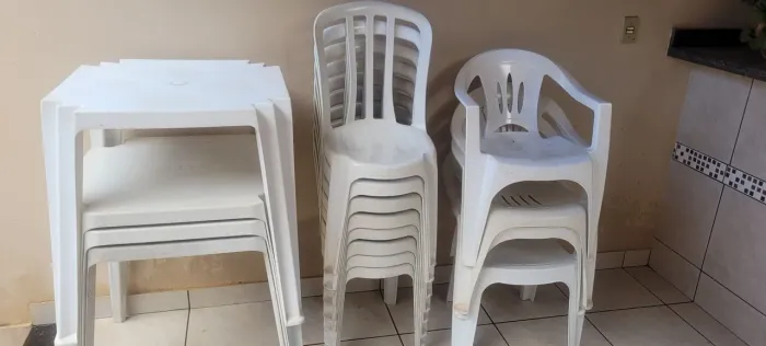 3 Conjuntos de Mesa/4 Cadeiras (Tramontina) + Mesa com duas cadeiras