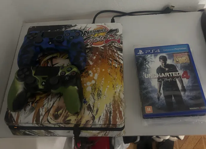 Vendo PlayStation 4 Slim de 1 TB 