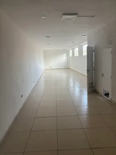 Alugo salão comercial 1 anda 90 metros ideia para igreja , escritório , dentista , loja