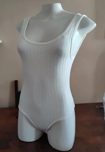 Body off-white P Adulto