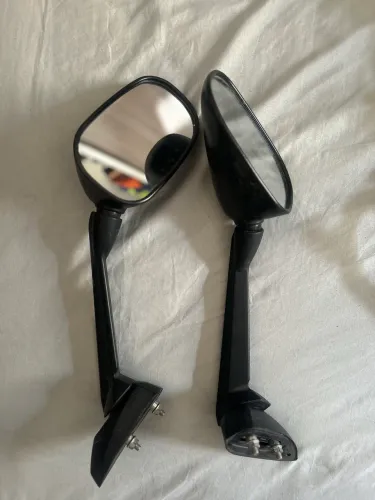 Farol e retrovisores da Xj6F 