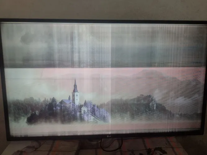 Smartv Lg 43 polegadas com a tela tremendo