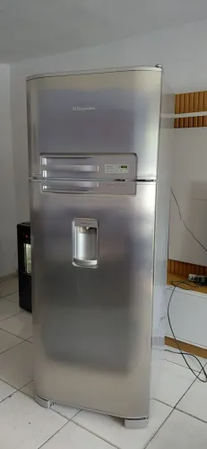 Geladeira Electrolux inox com dispenser posso entregar