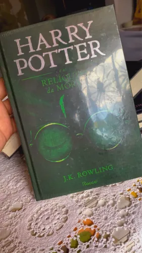Box Harry Potter Premium Vermelho (7 Livros em capa dura) + 4 quadrinhos + tapete 