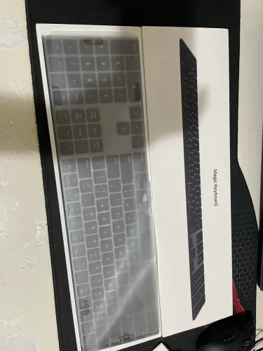 Teclado Apple Magic Keyboard com Teclado Numérico - Cinza Espacial (Space Gray)