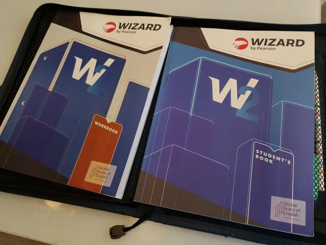 Material anual 2026 Wizard praticamente novo