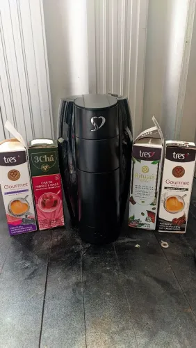 Cafeteira LOV 3 corações, Pouco usada.