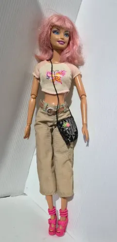 Boneca Barbie fashionista swappin styles